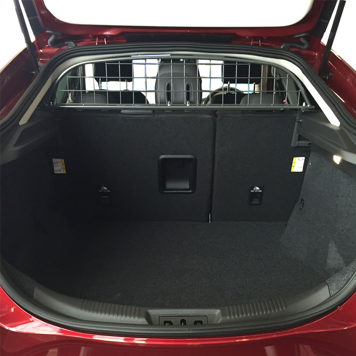 Ford Mondeo 5 Door Hatchback Reja para perros de perros (2014-2022)